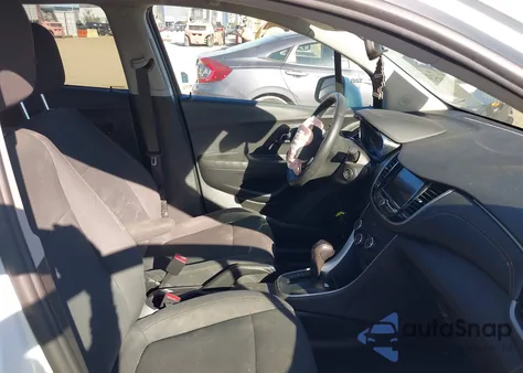 2020 Chevrolet Trax Fwd Ls z USA, uszkodzony, nr VIN 3GNCJKSBXLL108211